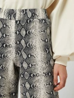 REVIEW Culotte Mit Schlangenmuster - Offwhite 9 REVIEW Culotte Mit Schlangenmuster - Offwhite -Js Sophie-Shop 6p63chhg8p14kja28p3jac1o698l2dqj6lb3aciiapaj4dho9d250h9nako4oj1p6l13el9na1934gq18h3m4dph6gs6copm70q34p1k68sj2o9lc8oj0phn6tgj4dppc9i64c8