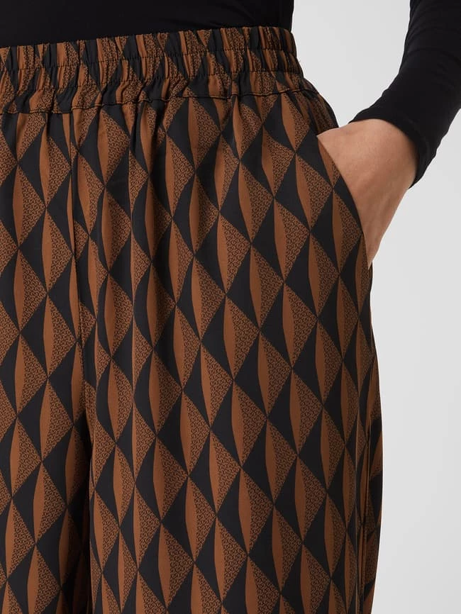 Gestuz Schlupfhose Aus Krepp Modell 'Lithilde' - Mittelbraun 5 Gestuz Schlupfhose Aus Krepp Modell 'Lithilde' - Mittelbraun – Bild 3