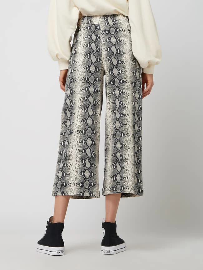 REVIEW Culotte Mit Schlangenmuster - Offwhite 7 REVIEW Culotte Mit Schlangenmuster - Offwhite – Bild 5